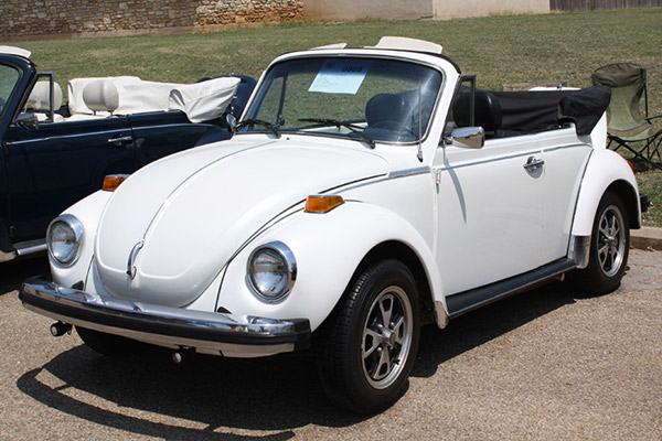 Volkswagen Beetle 1975 convertible - Naples Car Rent